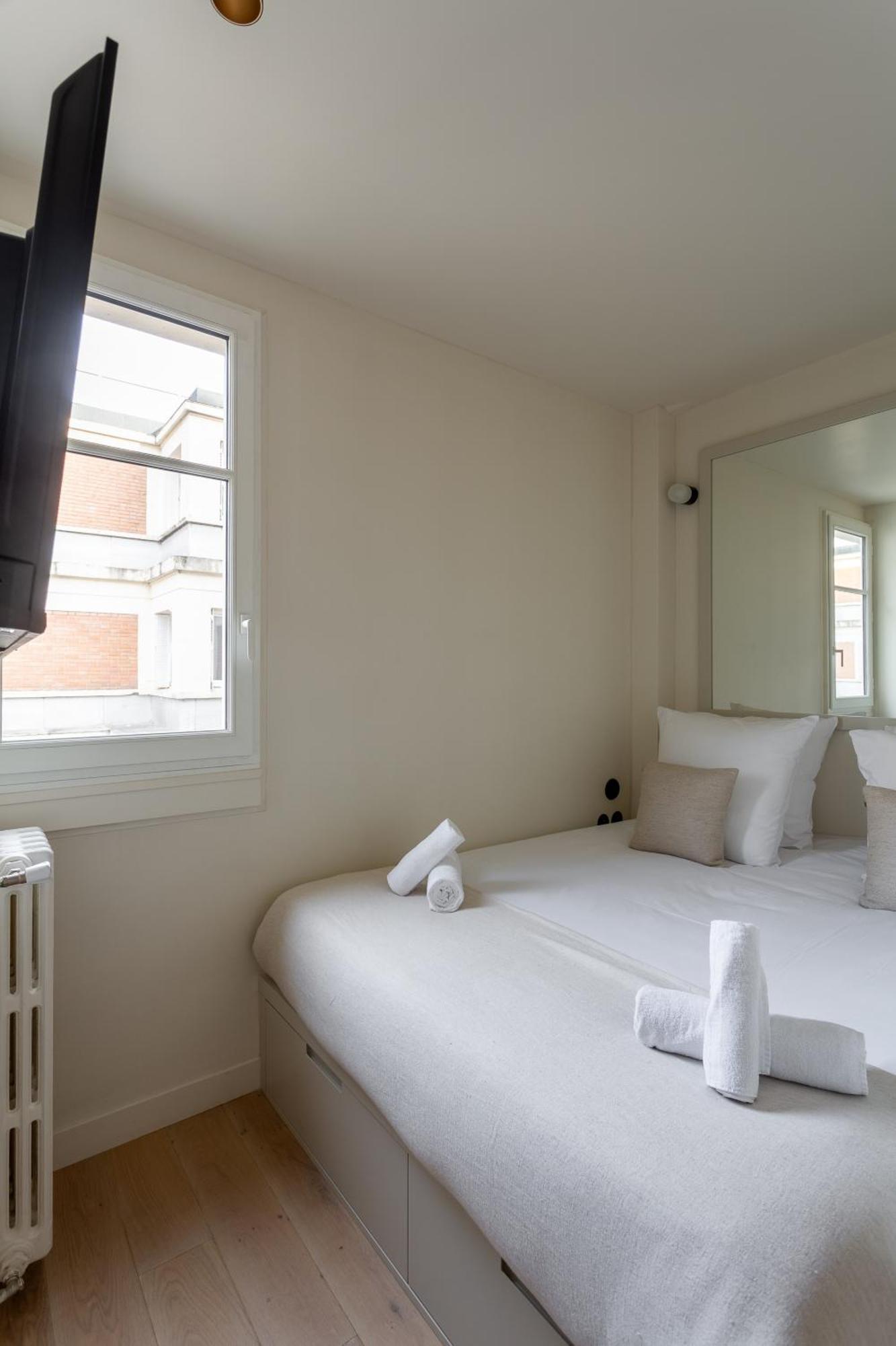 The Carla Suite Eiffel Tower View Paris Extérieur photo